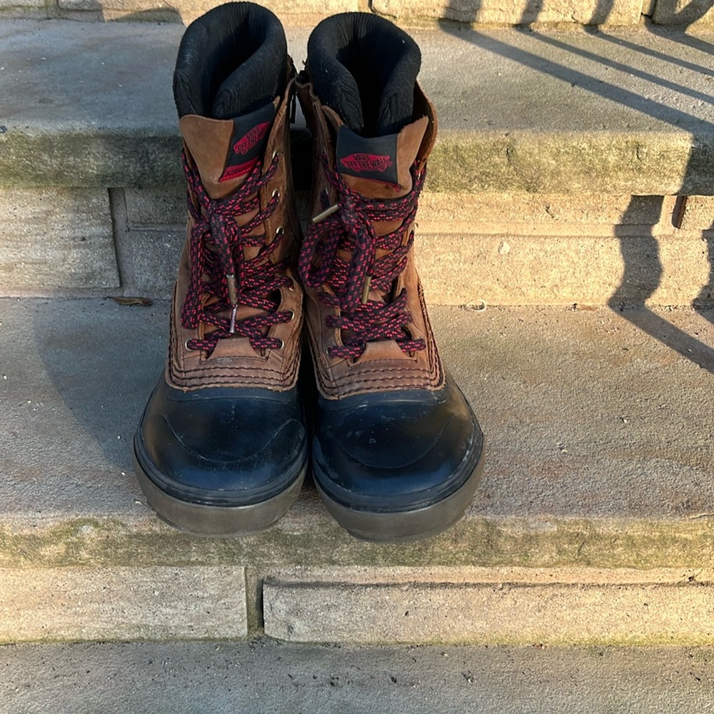 Men’s VANS MTE boots size 10.5